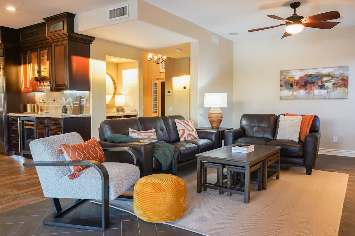 4BR Luxury Lake Family House, Escape the Cold #51