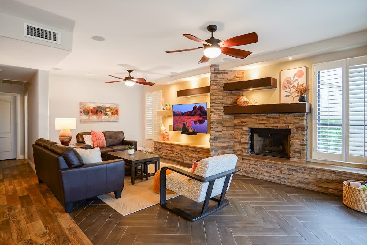 4BR Luxury Lake Family House, Escape the Cold #57