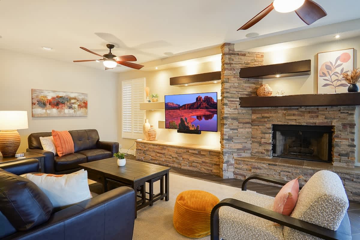 4BR Luxury Lake Family House, Escape the Cold #63