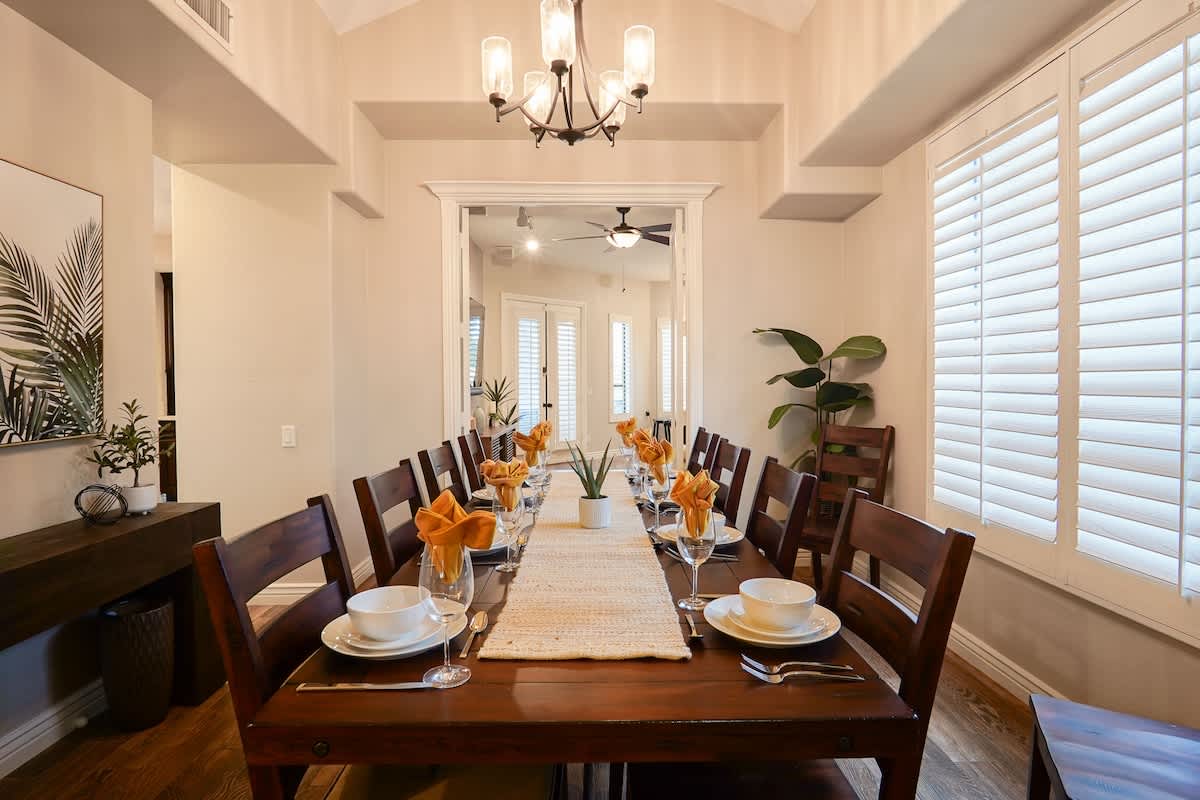 4BR Luxury Lake Family House, Escape the Cold #40
