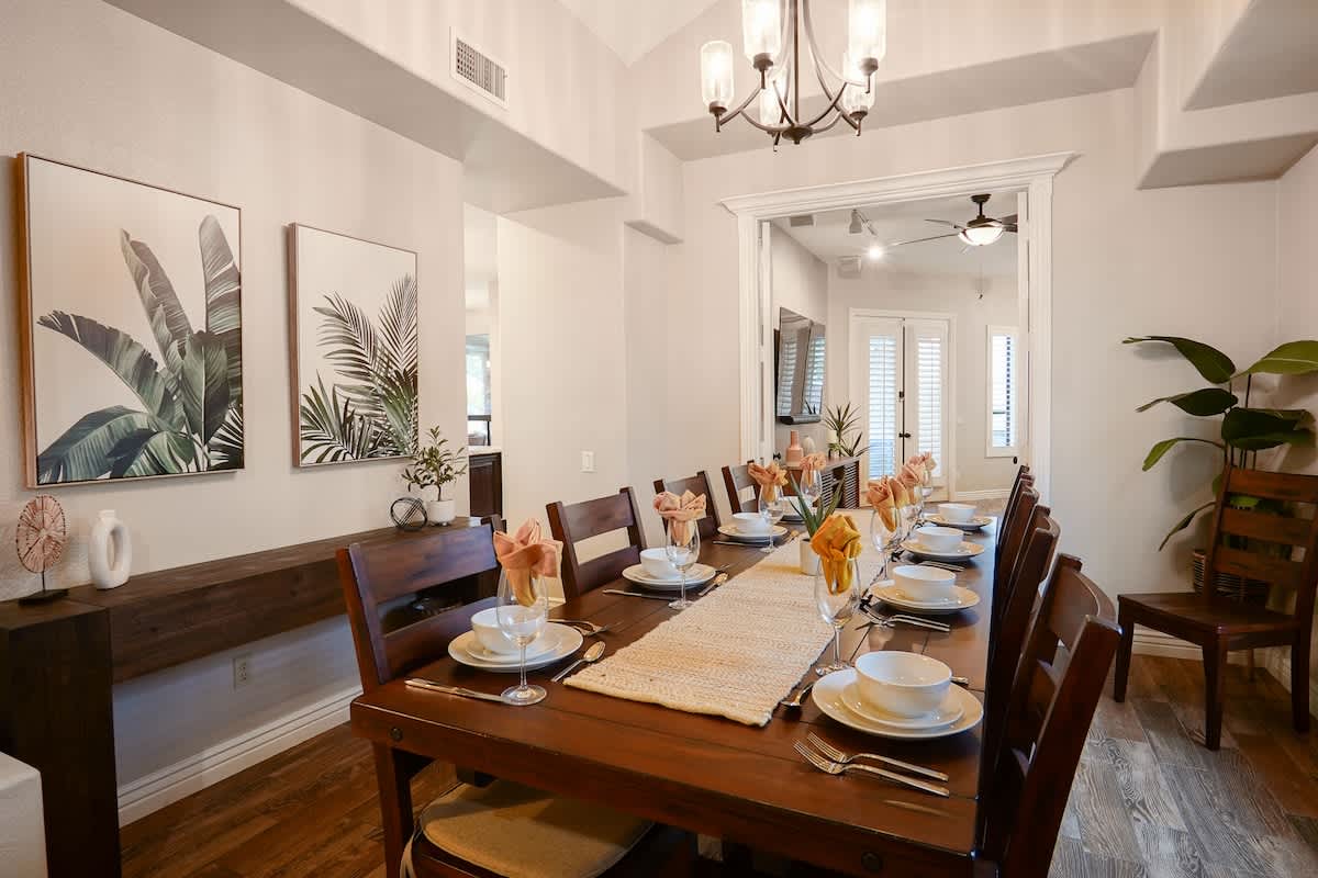 4BR Luxury Lake Family House, Escape the Cold #47