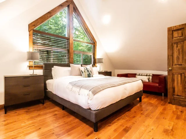 Bedroom 1 image 1
