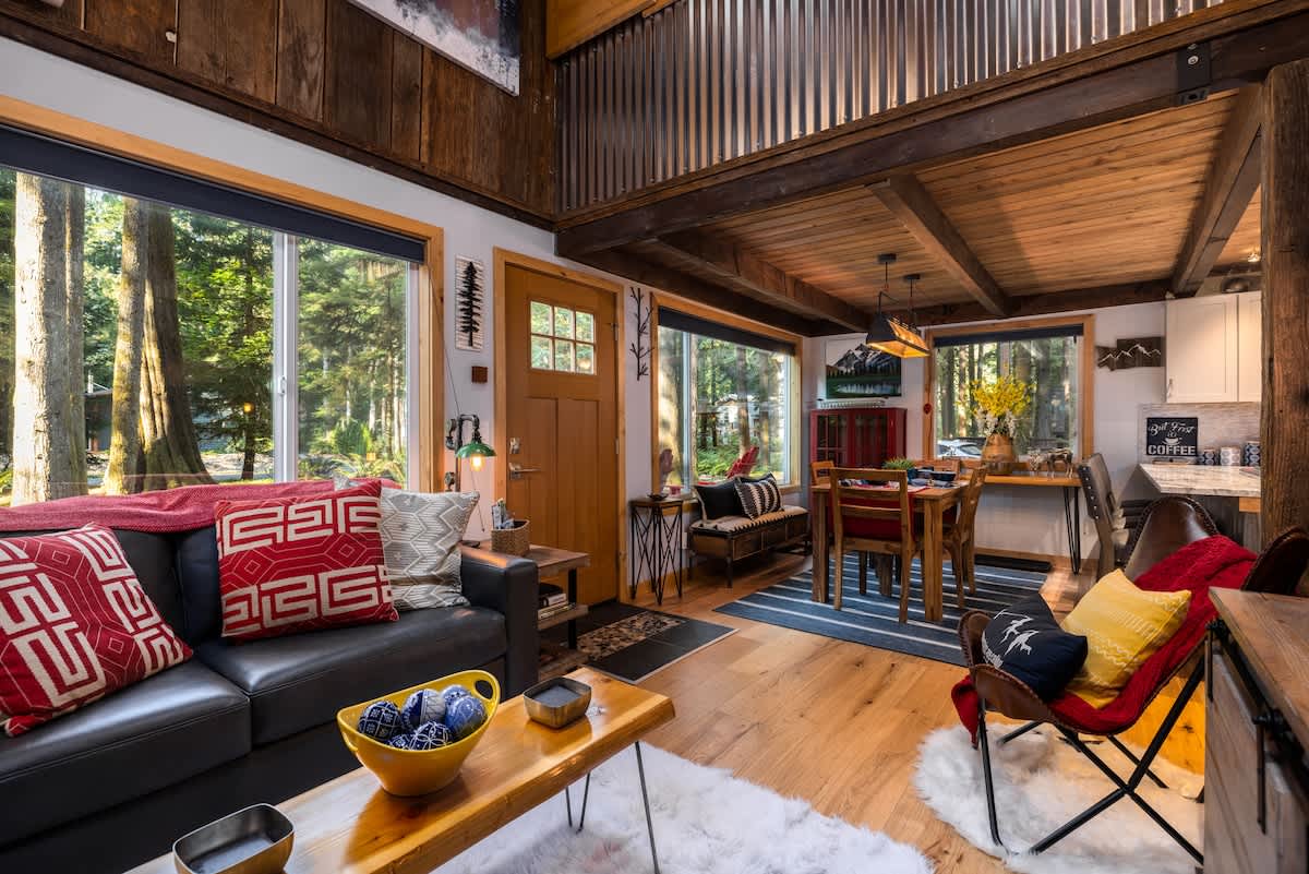 Mt Bakers Romantic Couples Cabin