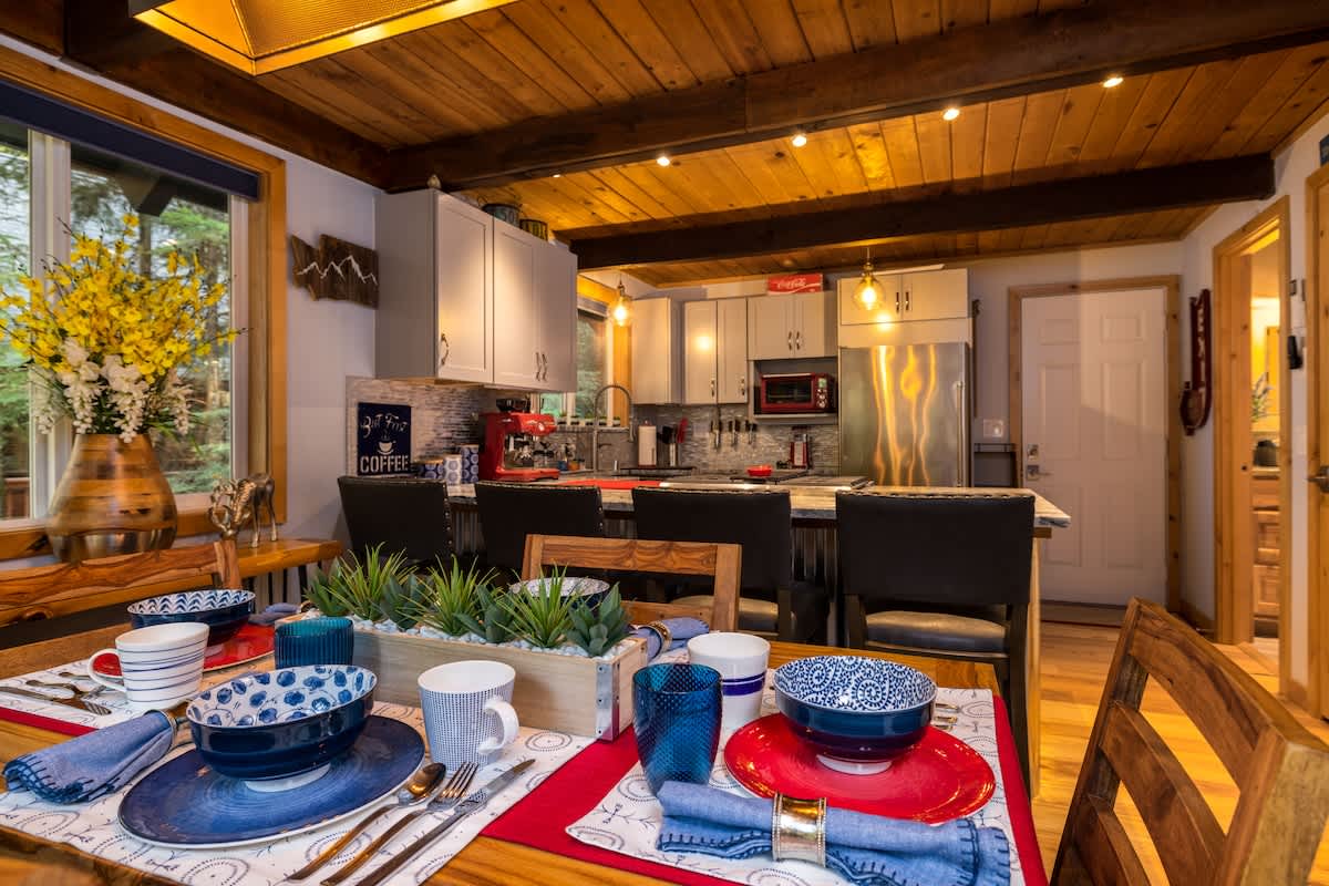 Mt Bakers Romantic Couples Cabin