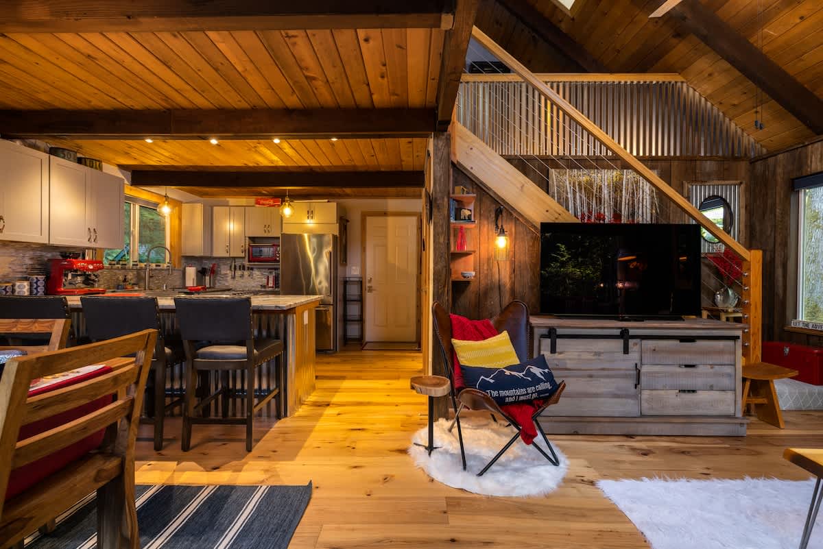 Romantic Mount Baker Cabin with Private Hot Tub and Fireplace property photo 1