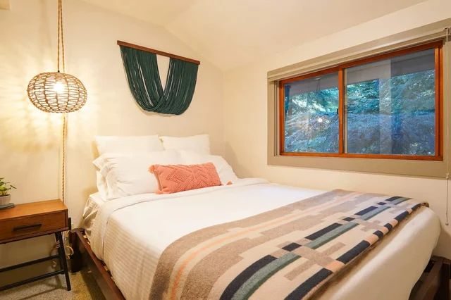 Bedroom 3 image 1