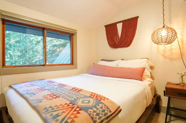 Bedroom 1 image 1