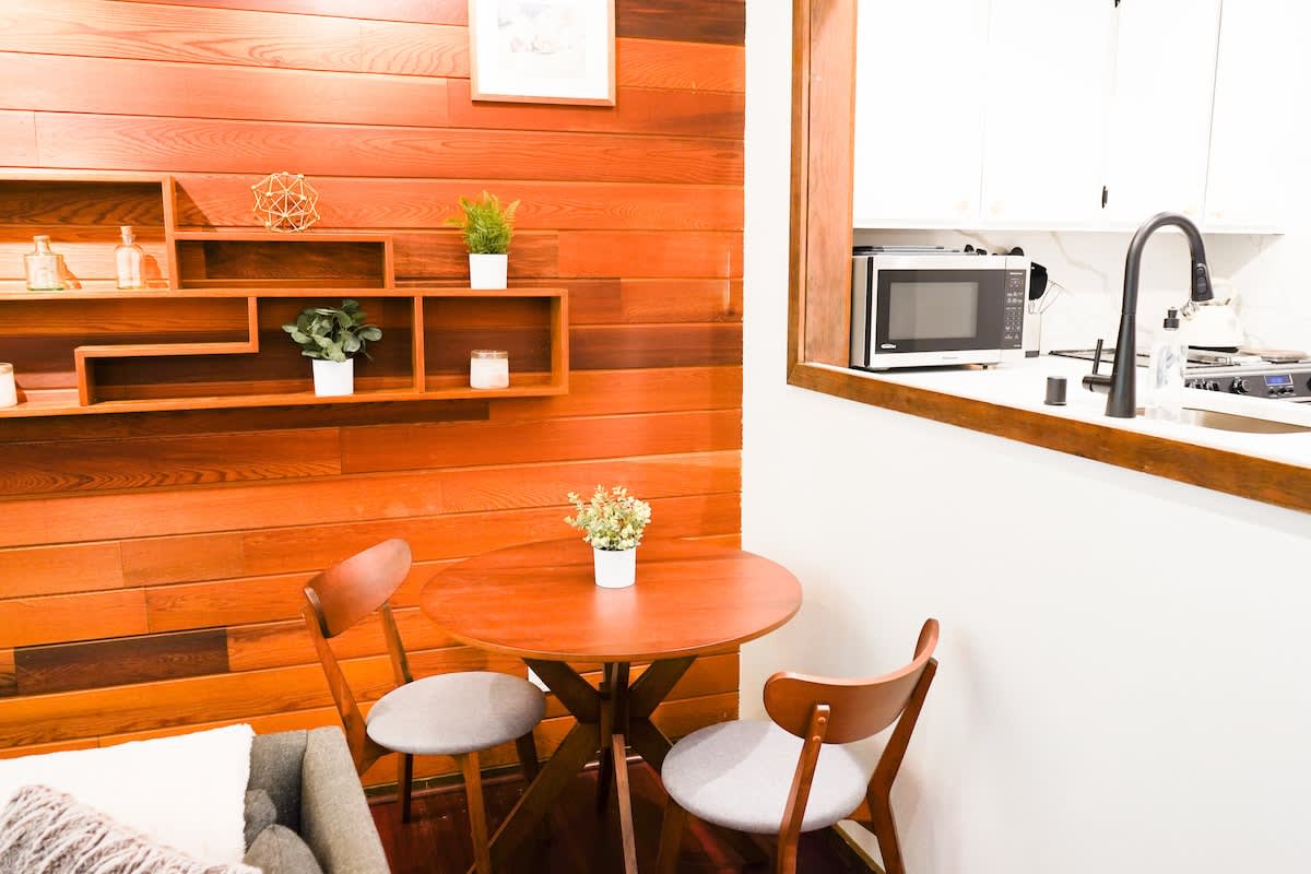 MCM Resort Condo near Mt Baker with Fireplace