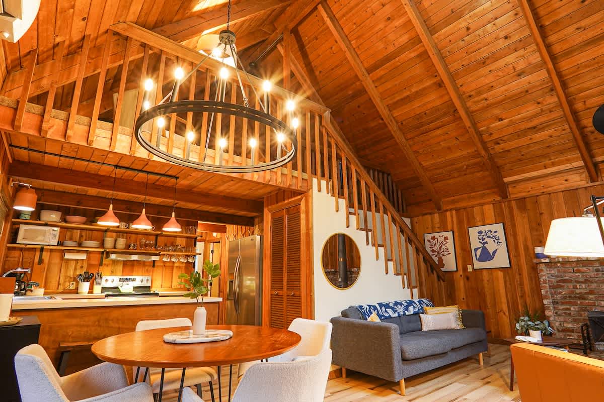 Mt Bakers Couples Cabin Escape-Hot Tub & Romance