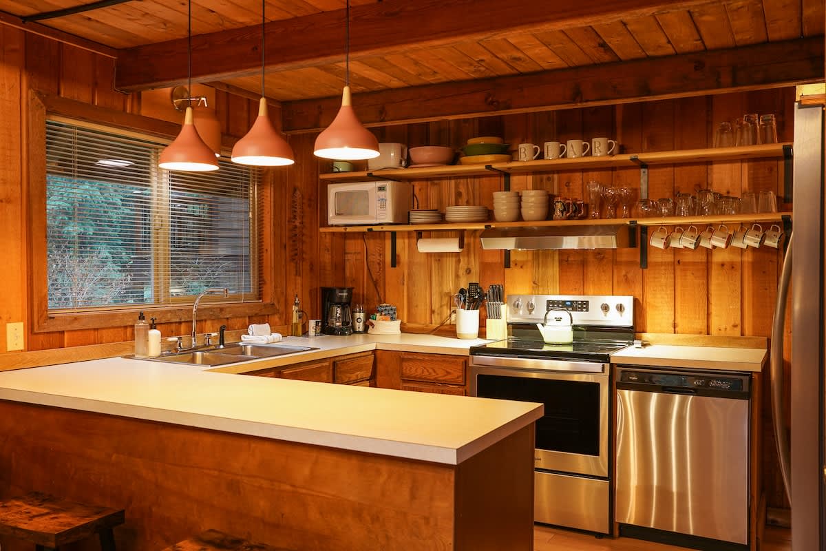 Sweet Seclusion Mt Baker Cabin with Private Hot Tub and Woodstove property photo 5