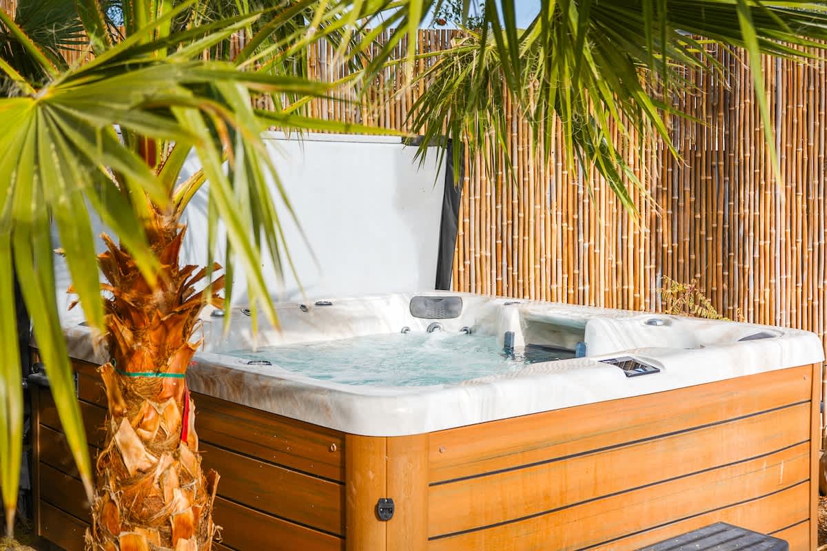 Citrus Grove, Pool, Spa & Mini Golf property photo 3