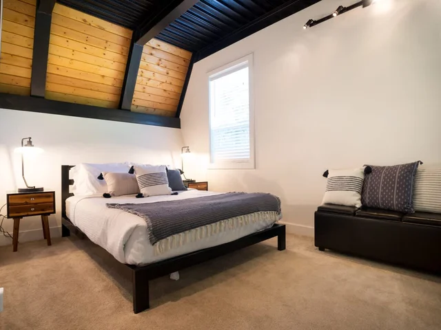 Bedroom 1 image 1