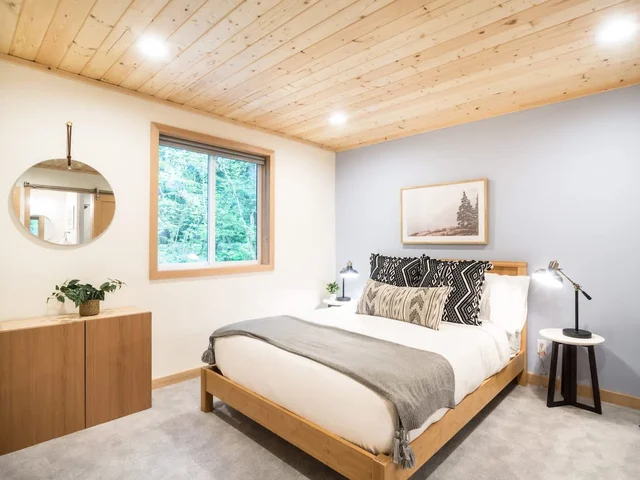 Bedroom 1 image 1