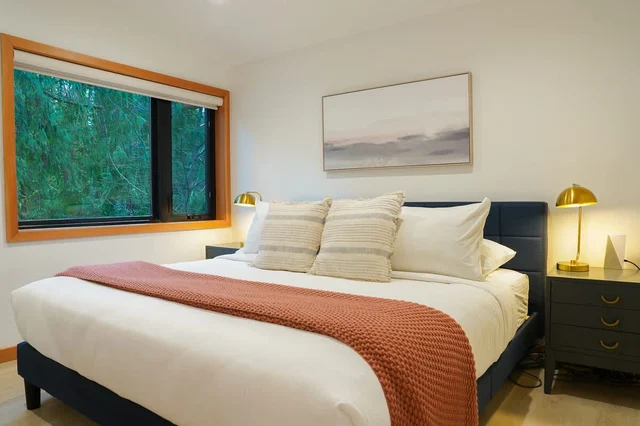 Bedroom 3 image 1