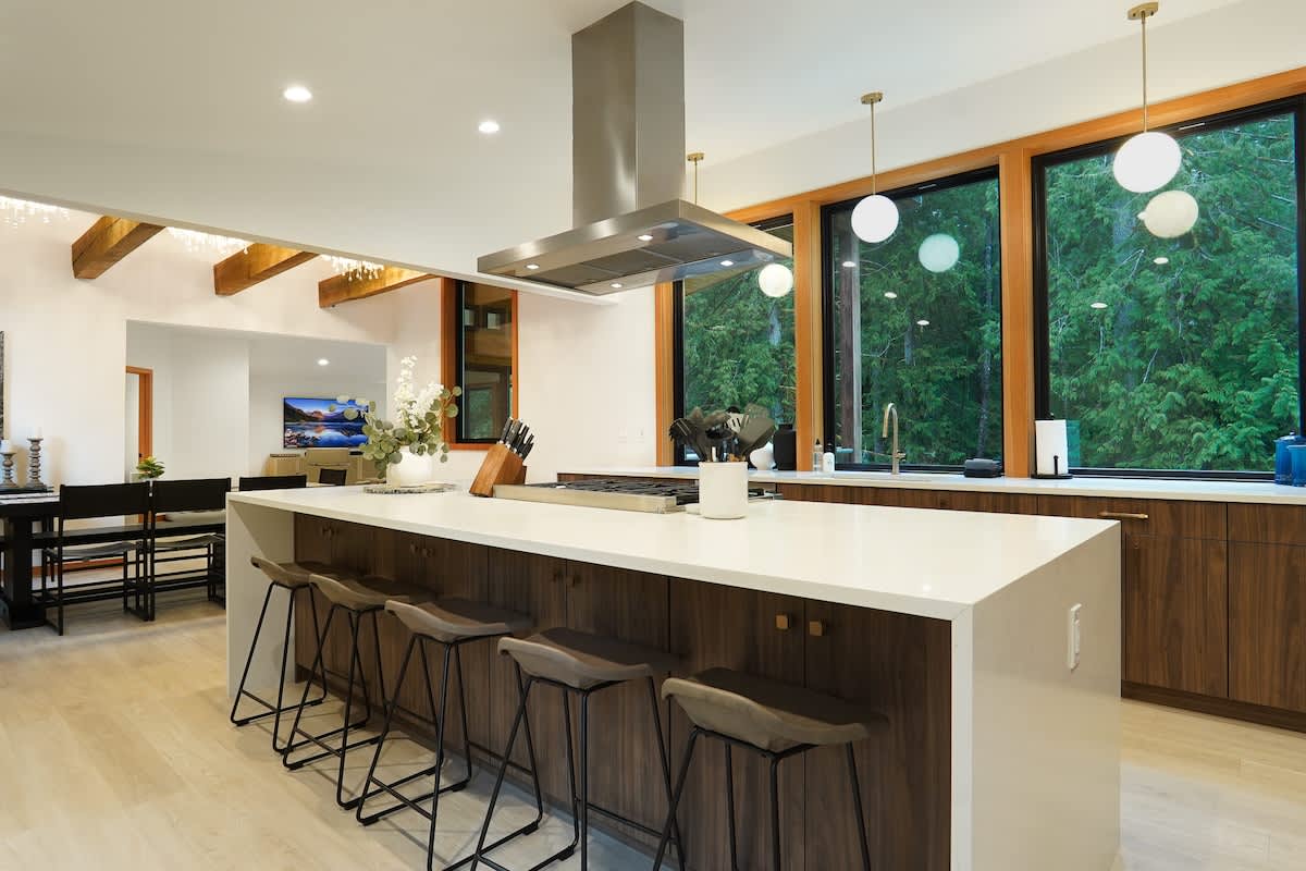Mt Baker Luxe Home Hot Tub, King Suites, Dogs Ok