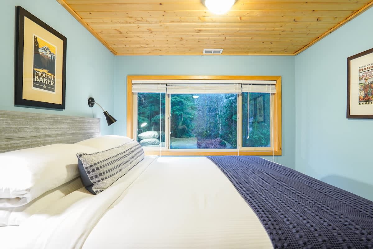 Bedroom 1 image 1