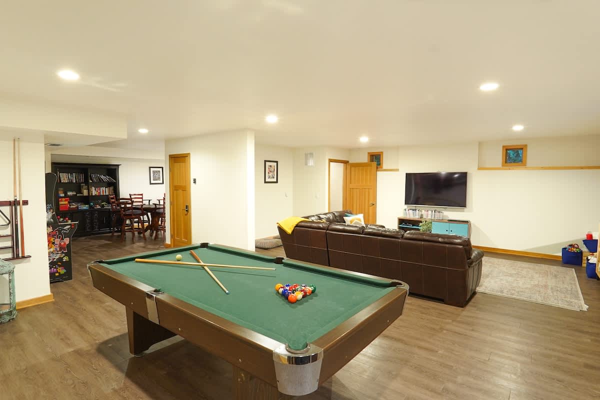 Silver Peak Lodge with Hot Tub and Game Room near Mount Baker property photo 3