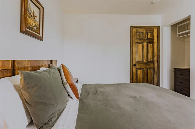 Bedroom 1 image 1
