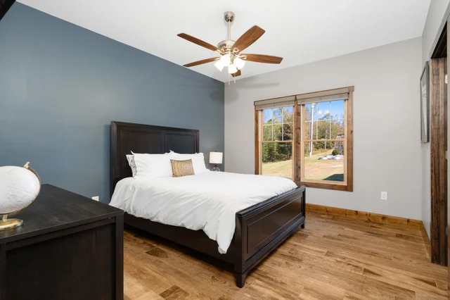 Bedroom 3 image 1