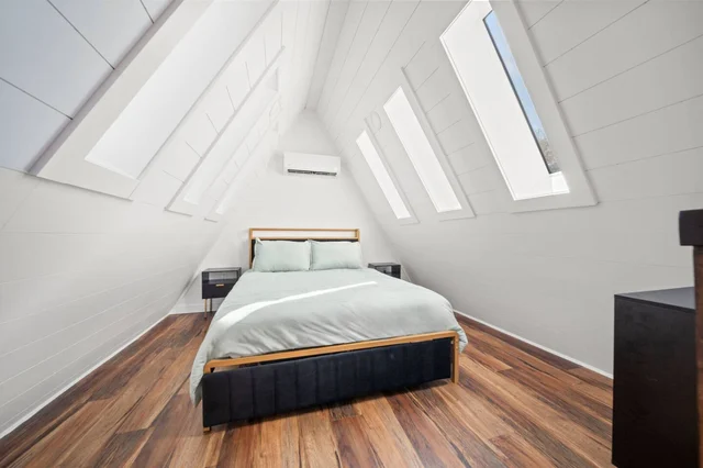 Bedroom 1 image 1
