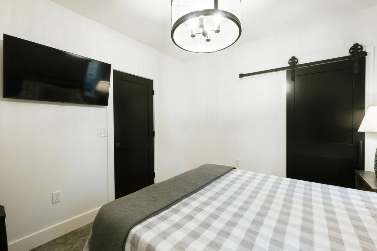 Bedroom 3 image 1