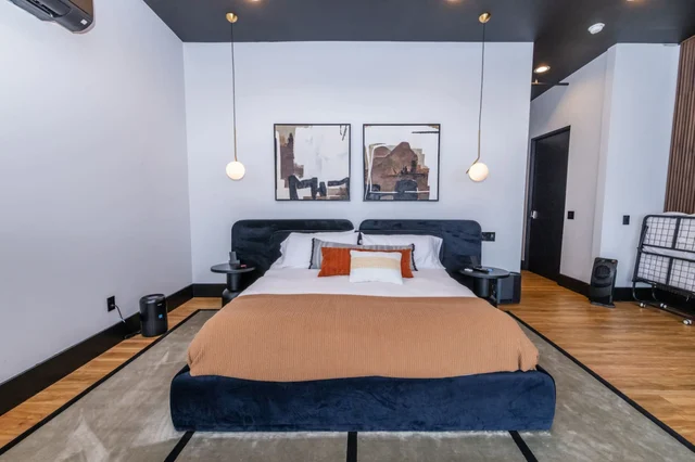 Bedroom 1 image 1