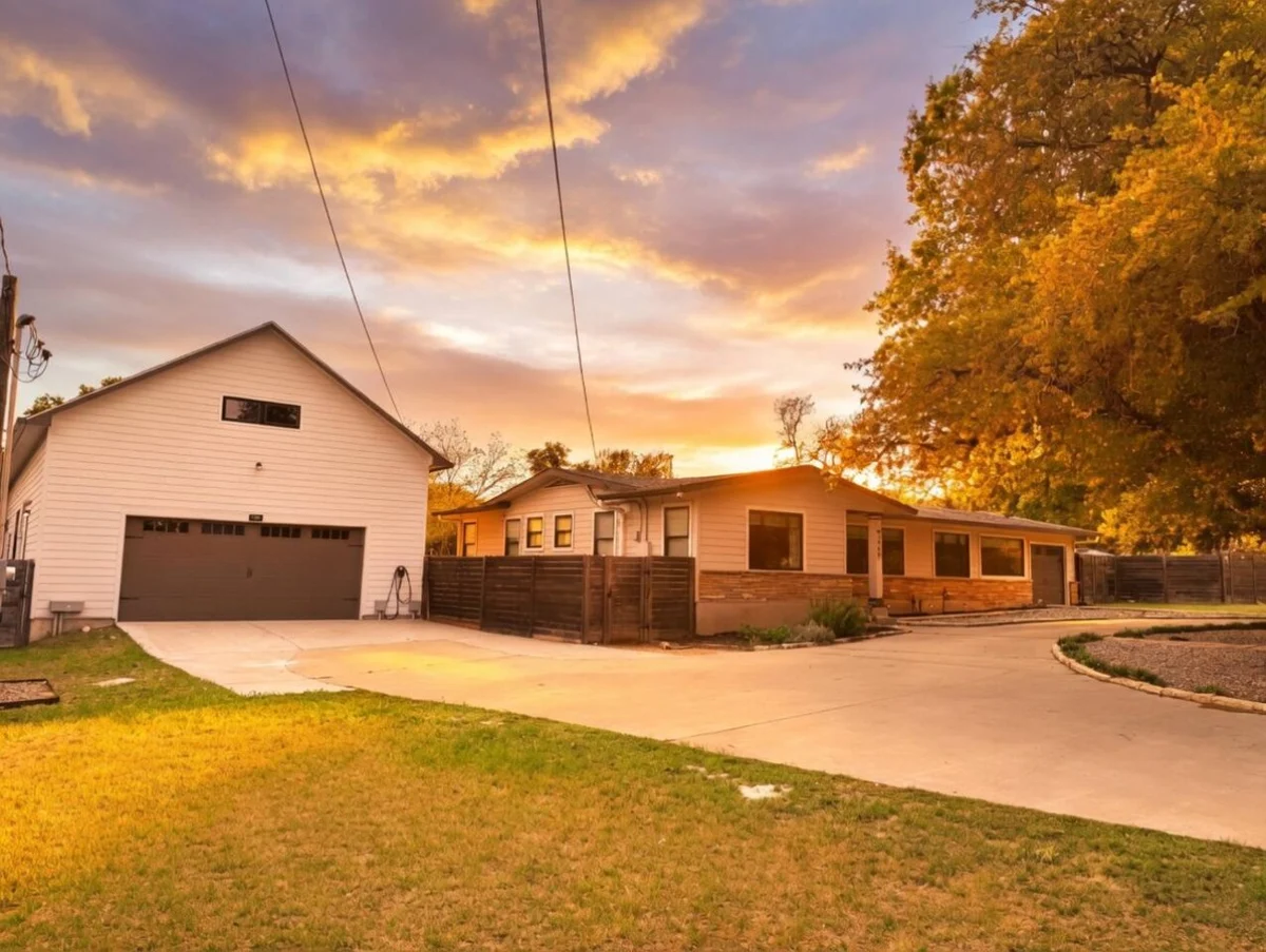 Home in Austin property photo 2
