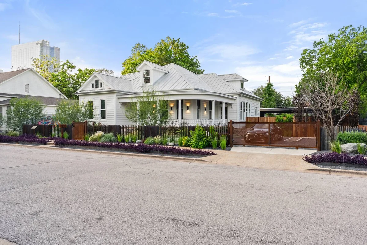 Historic Victorian Estate: Lap Pool & Fire Lounge #108