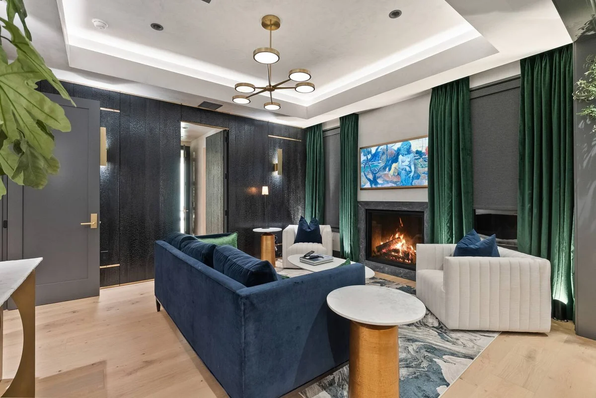 Historic Victorian Estate: Lap Pool & Fire Lounge #111