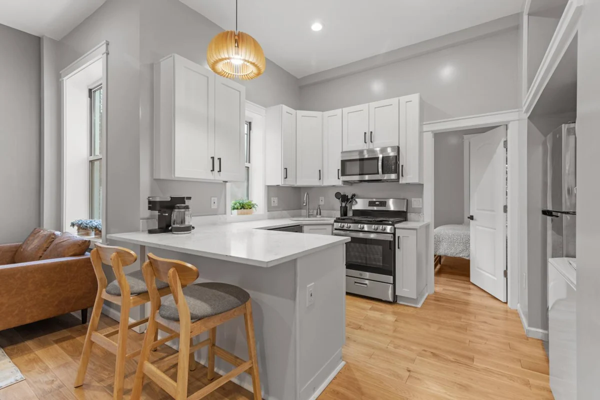 Apartment in Pittsburgh property photo 3
