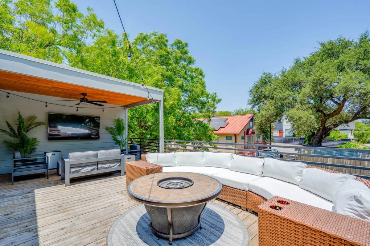 Rooftop Lounge ATX • 2 Fire Pits • Outdoor TV #23