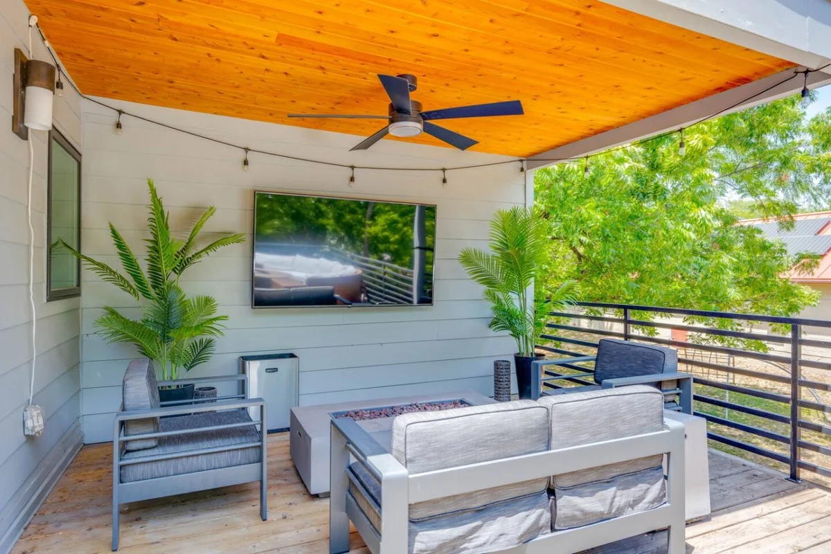Rooftop Lounge ATX • 2 Fire Pits • Outdoor TV #28