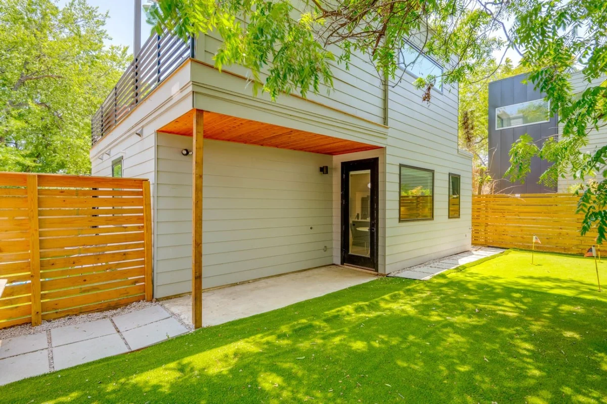 Rooftop Lounge ATX • 2 Fire Pits • Outdoor TV #34