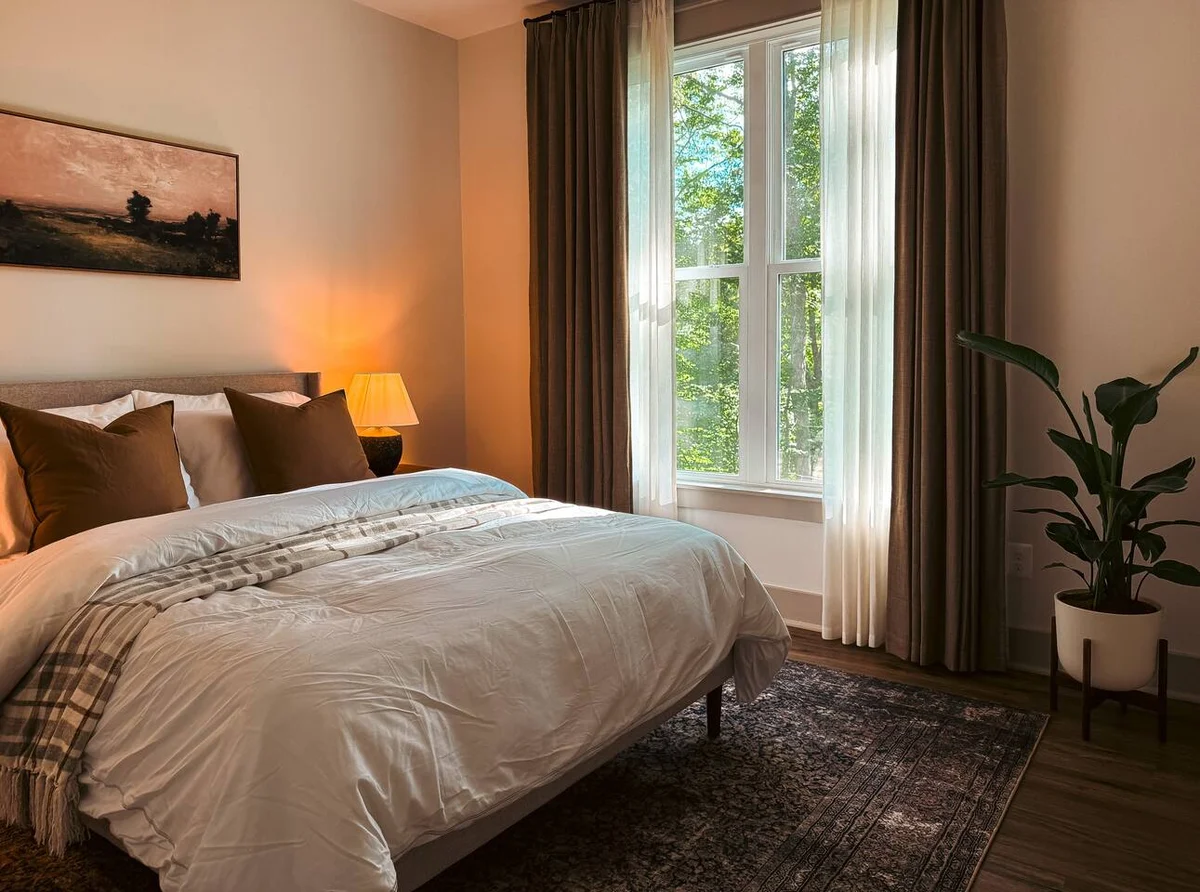 BEDROOM image 1