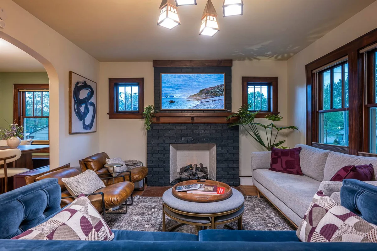 Storybook Escape: Hidden Speakeasy, Hot Tub, Sauna #29
