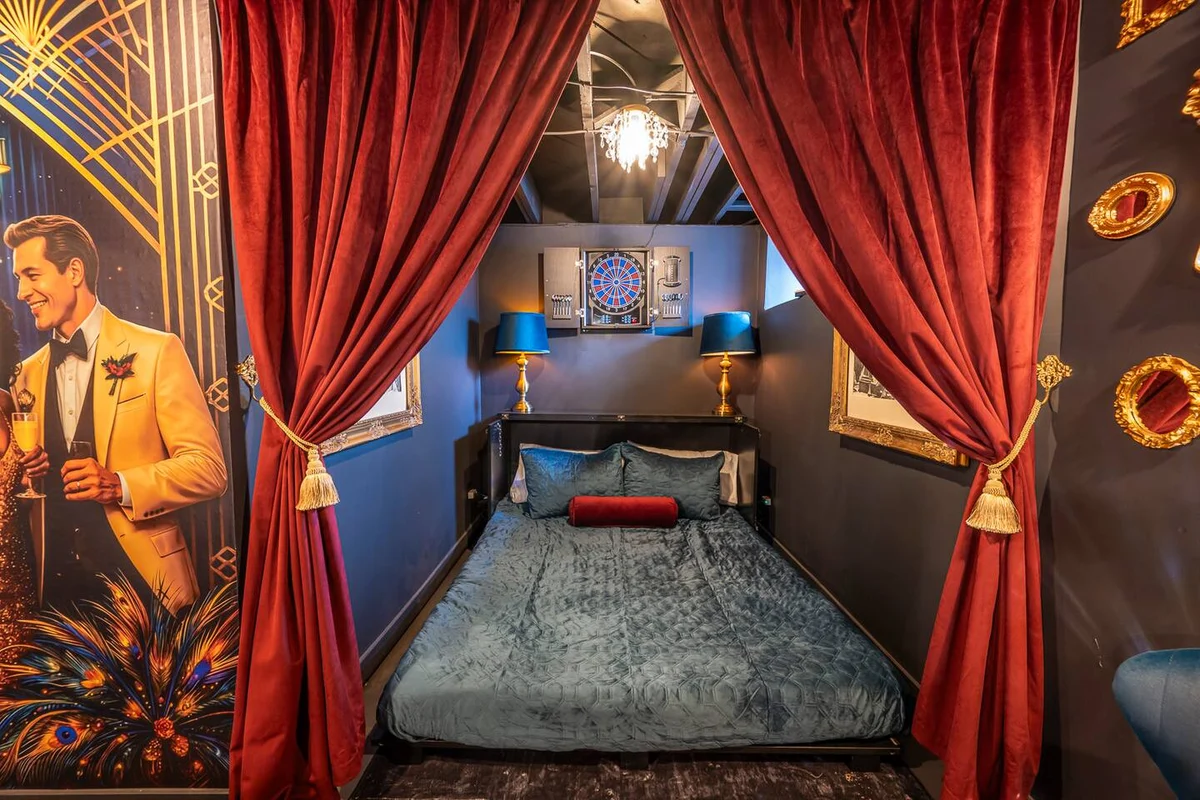 Storybook Escape: Hidden Speakeasy, Hot Tub, Sauna #37