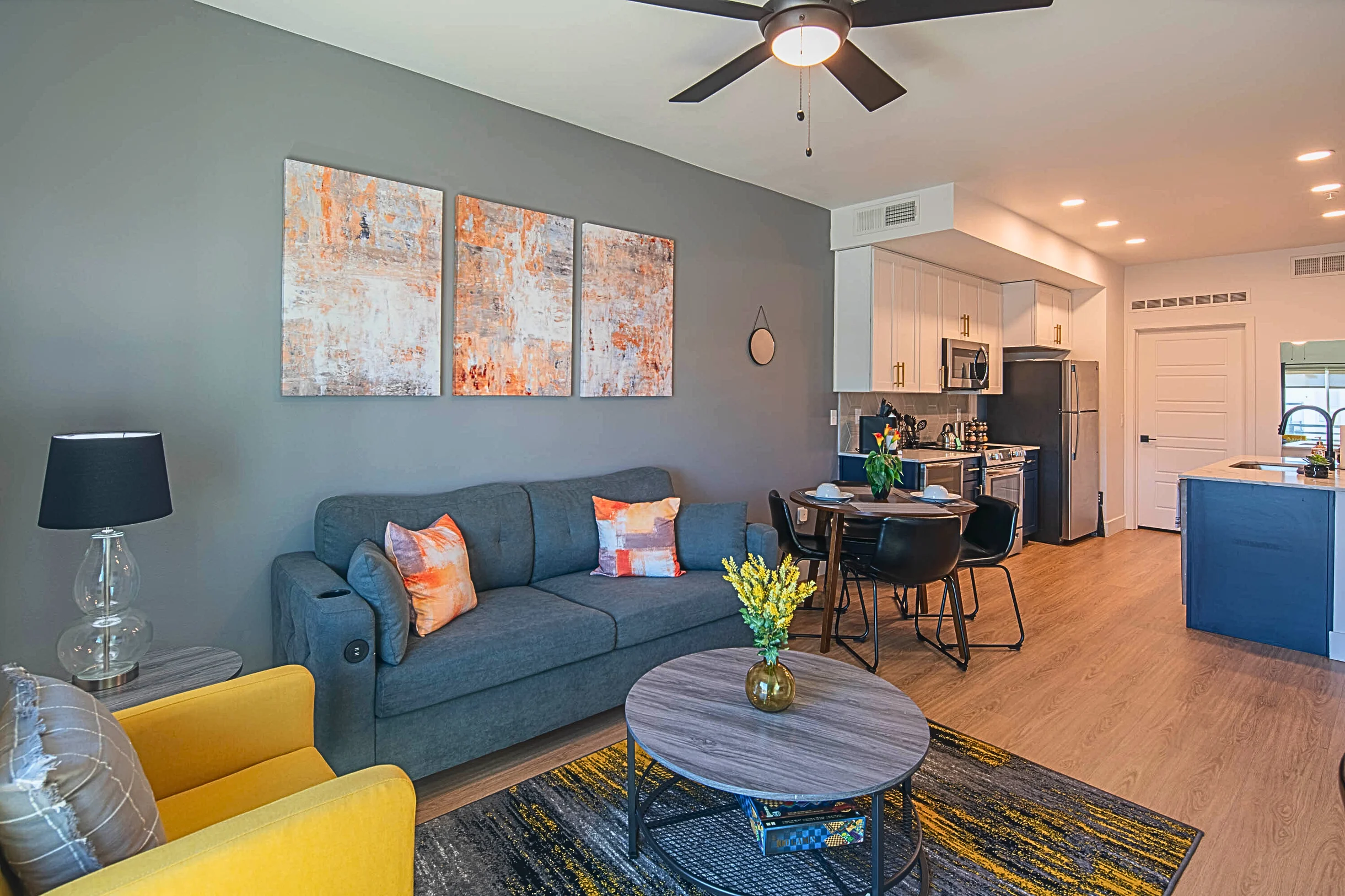 Condo in Phoenix property photo 1
