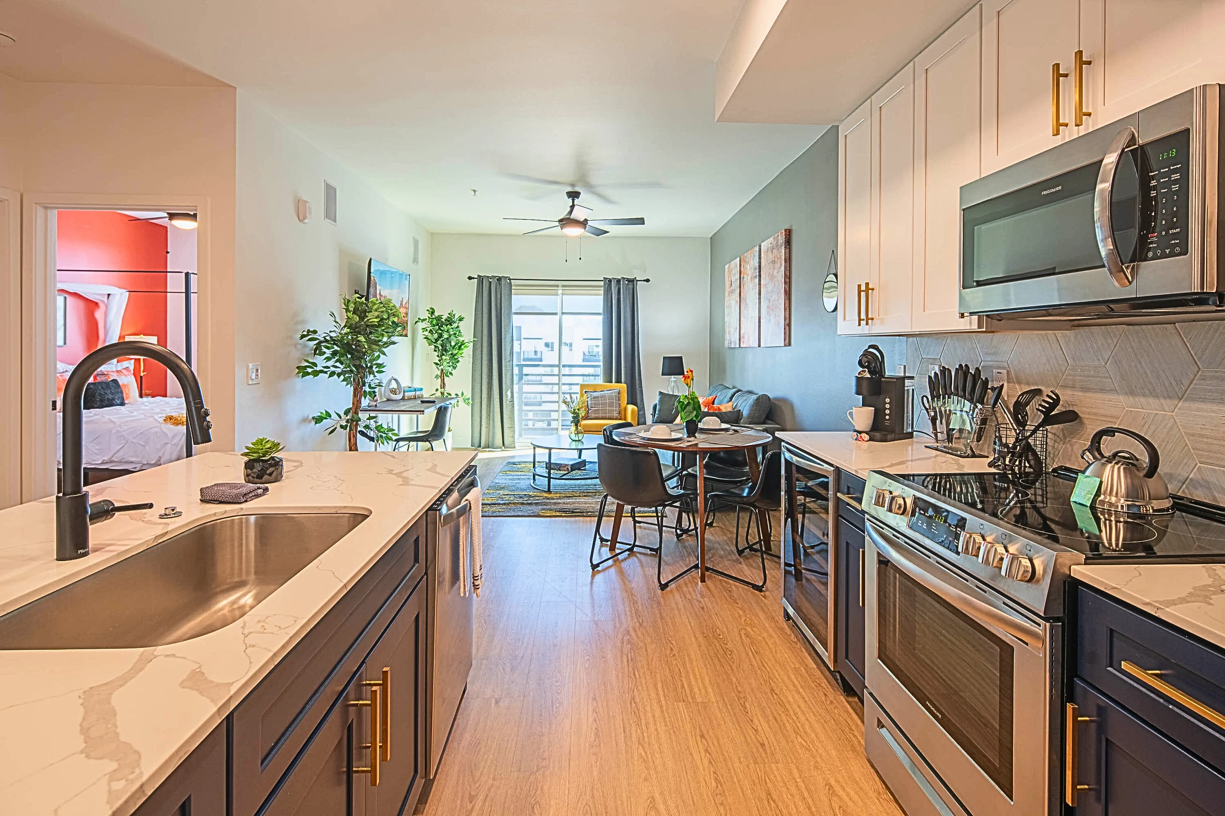 Condo in Phoenix property photo 4
