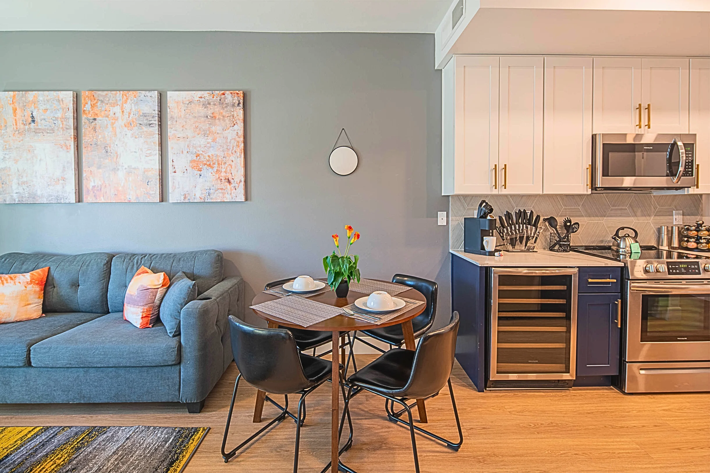 Condo in Phoenix property photo 3