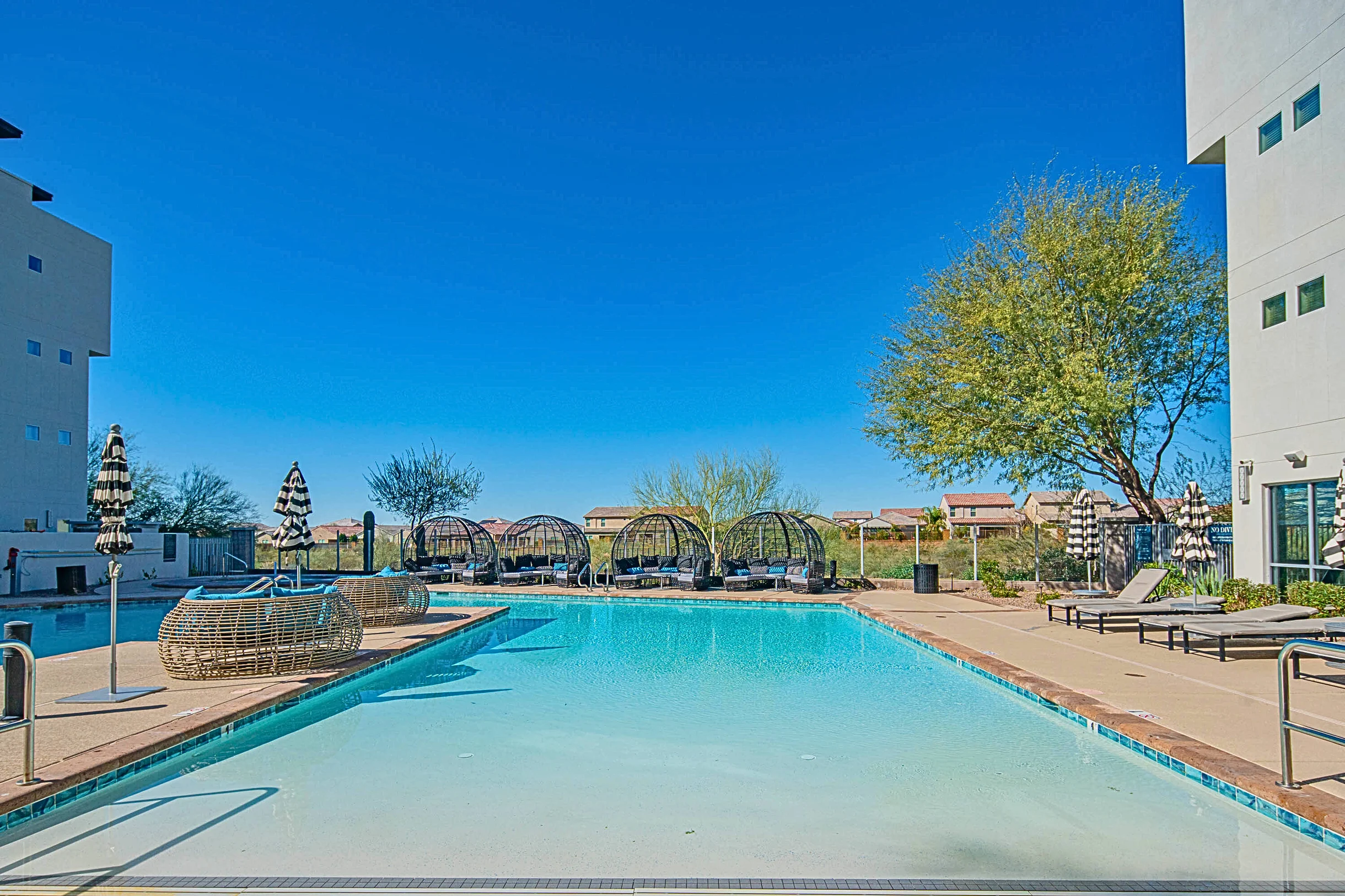 Condo in Phoenix property photo 5