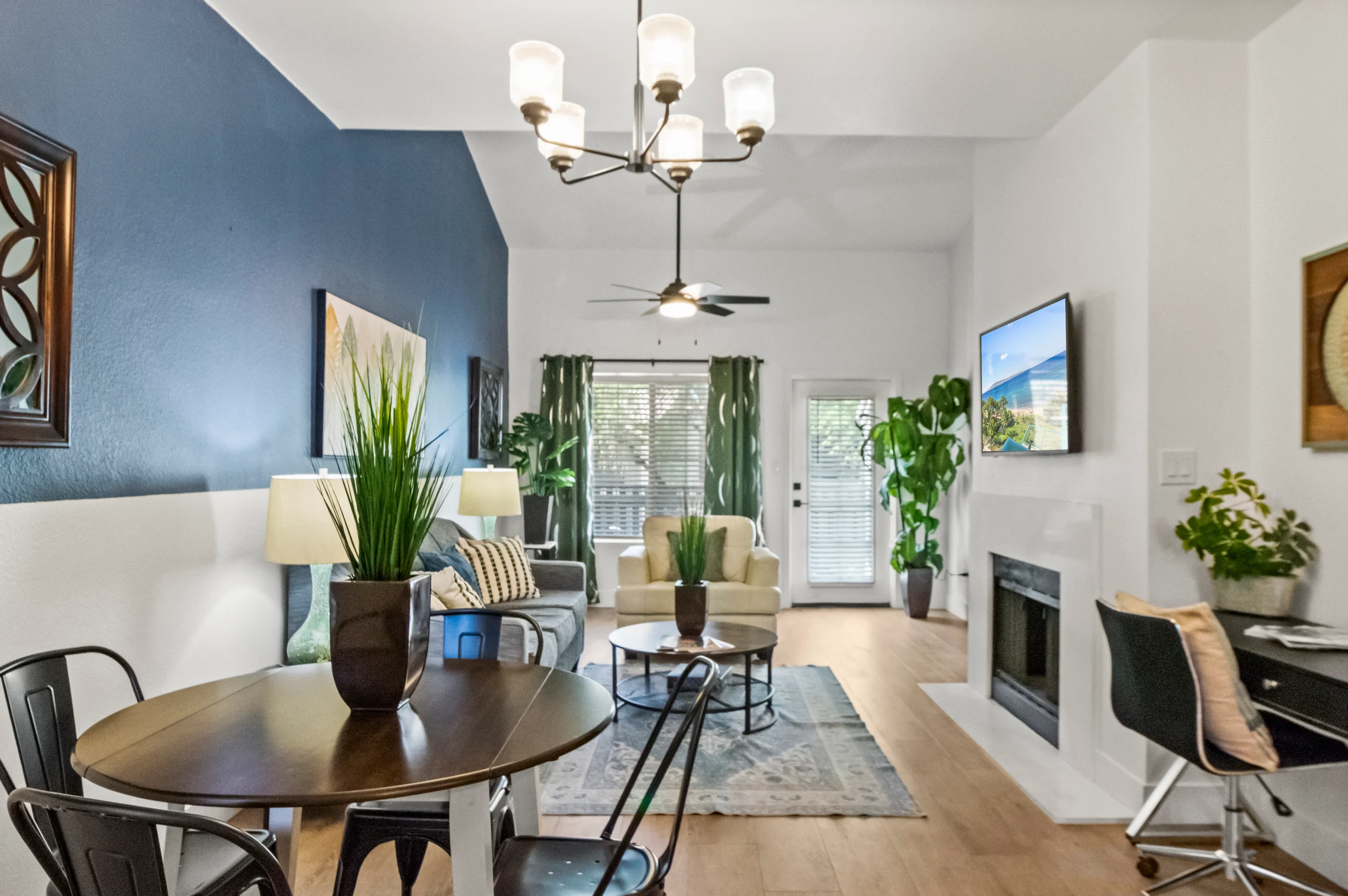 Condo in Scottsdale property photo 3