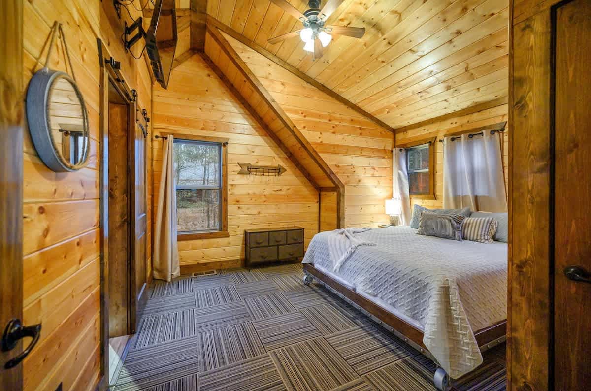 Bedroom 1 image 1