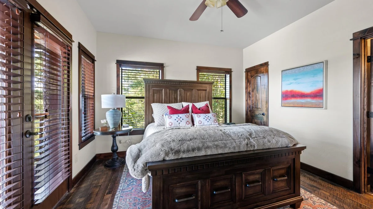 Bedroom 1 image 1