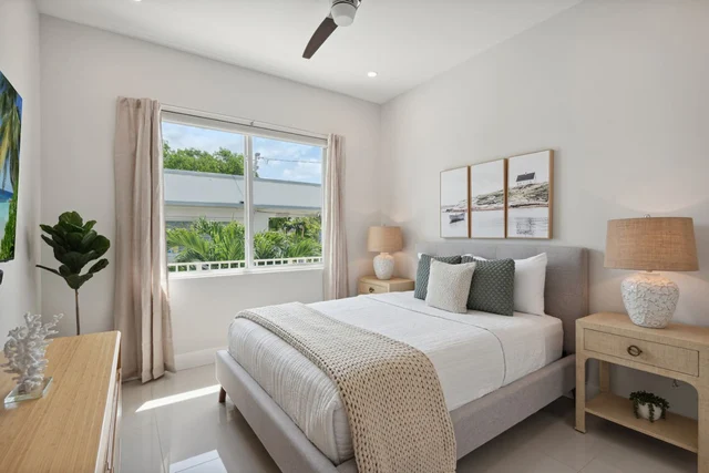 Bedroom 1 image 1