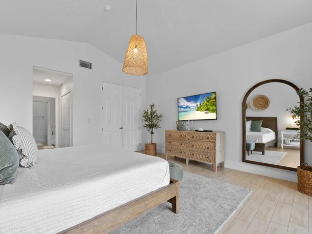 Bedroom 1 image 1