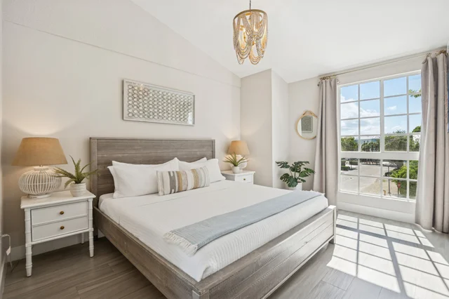 Bedroom 1 image 1