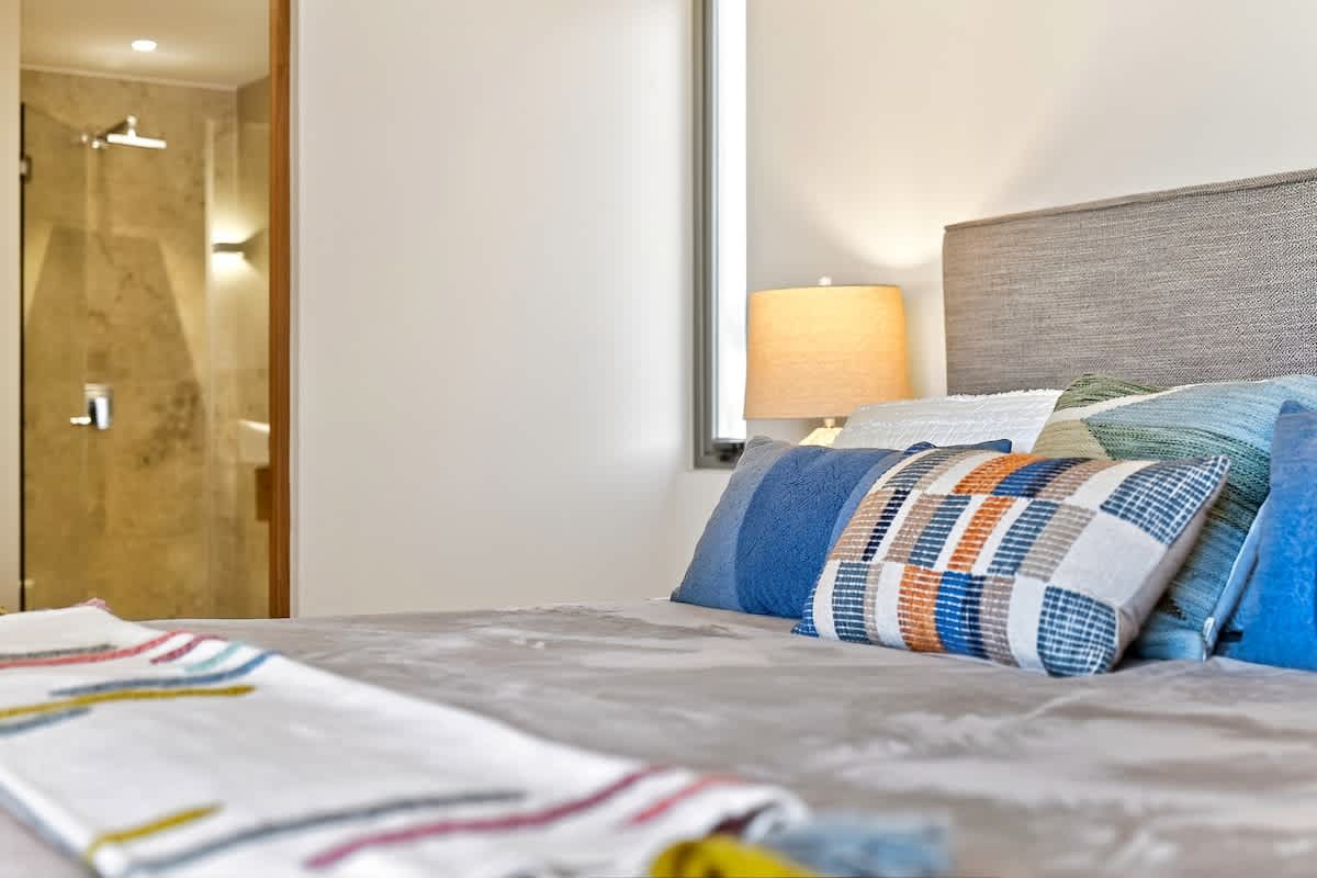Condo in Los Cerritos property photo 3
