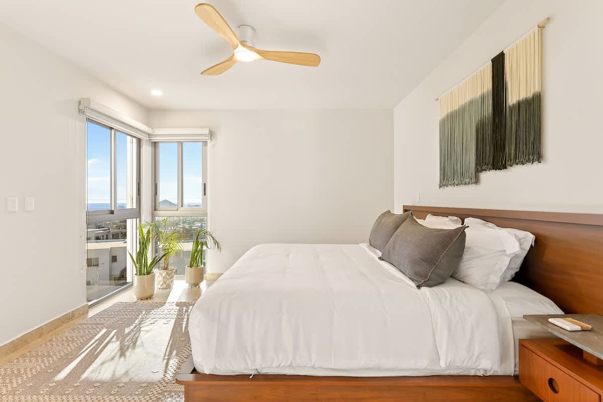 Bedroom 1 image 1
