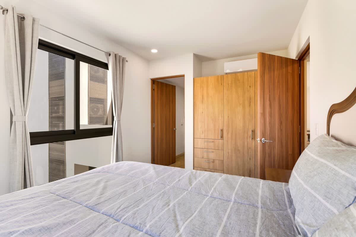 Bedroom 2 image 1