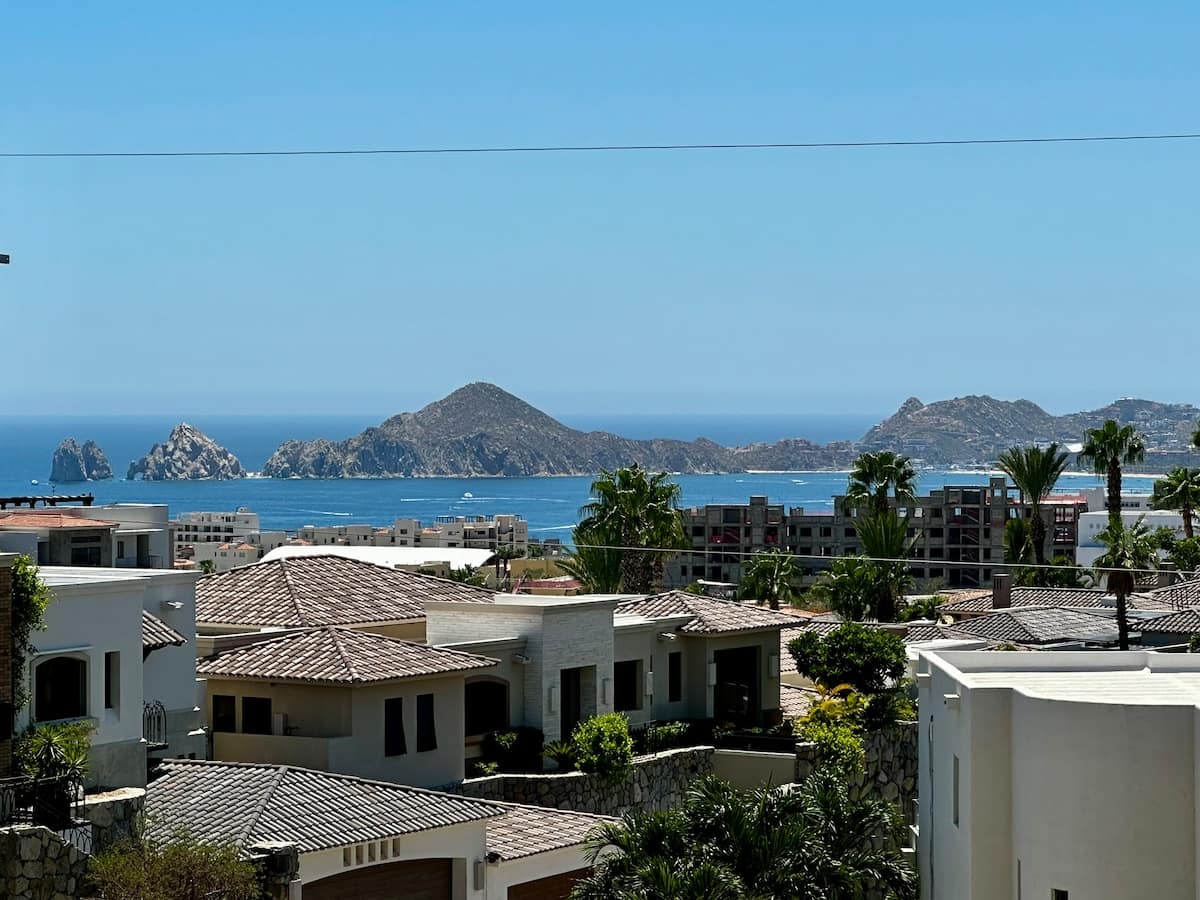 Condo in Los Cerritos property photo 3